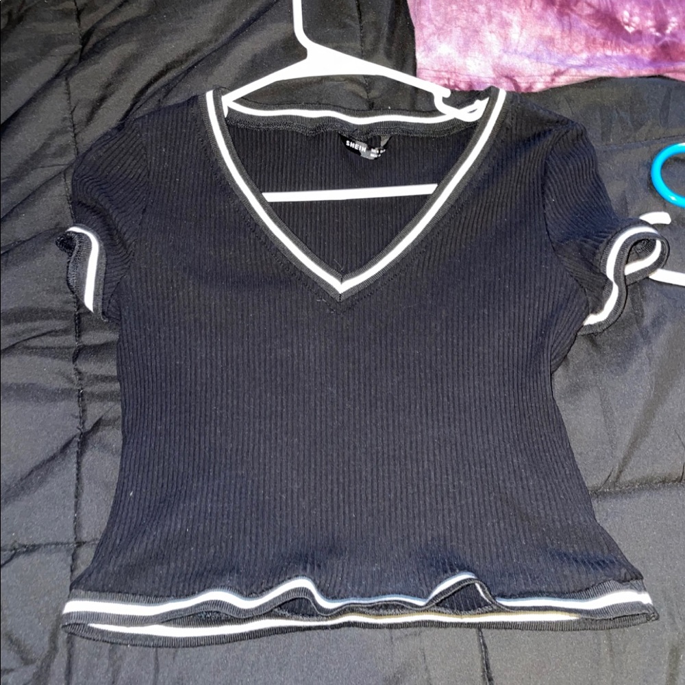 SHEIN size Medium stretchy cropped shirt.